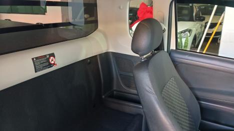 VOLKSWAGEN Saveiro 1.6 G5 TREND CABINE ESTENDIDA FLEX, Foto 9