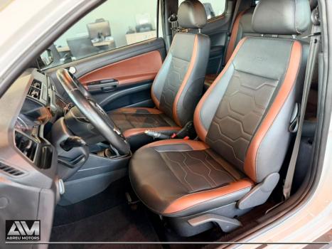 VOLKSWAGEN Saveiro 1.6 G7 CABINE DUPLA CROSS FLEX, Foto 6