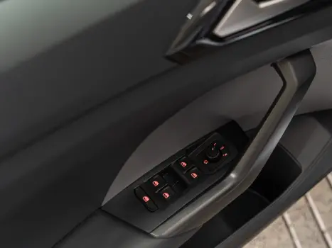 VOLKSWAGEN T-Cross 1.0 4P 200 TSI FLEX COMFORTLINE AUTOMTICO, Foto 22