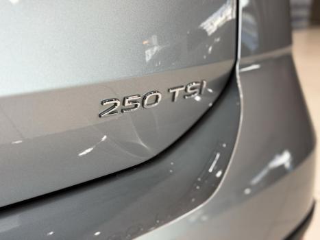 VOLKSWAGEN T-Cross 1.4 4P 250 TSI FLEX HIGHLINE AUTOM�TICO, Foto 9