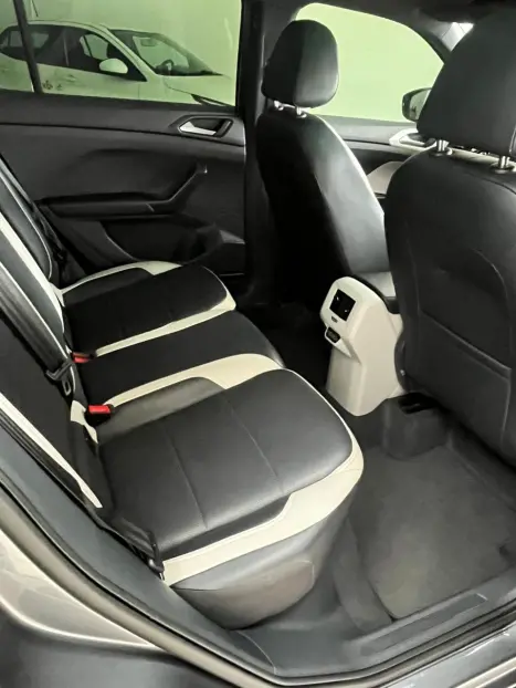 VOLKSWAGEN T-Cross 1.4 4P 250 TSI FLEX HIGHLINE AUTOM�TICO, Foto 9