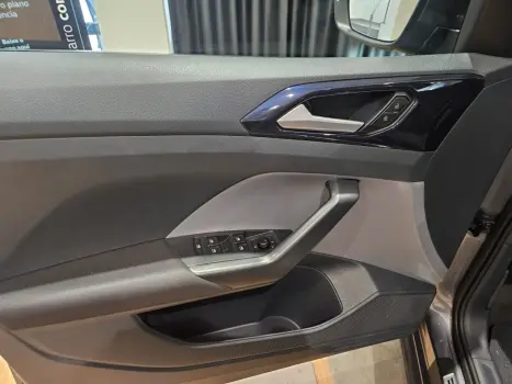 VOLKSWAGEN T-Cross 1.0 4P 200 TSI FLEX COMFORTLINE AUTOM�TICO, Foto 7