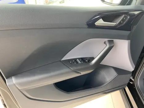 VOLKSWAGEN T-Cross 1.0 4P 200 TSI FLEX COMFORTLINE AUTOM�TICO, Foto 7