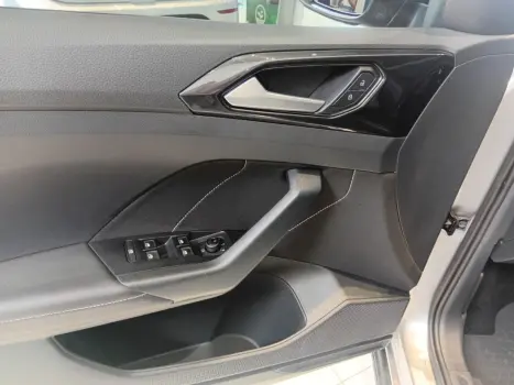 VOLKSWAGEN T-Cross 1.4 4P 250 TSI FLEX HIGHLINE AUTOM�TICO, Foto 7