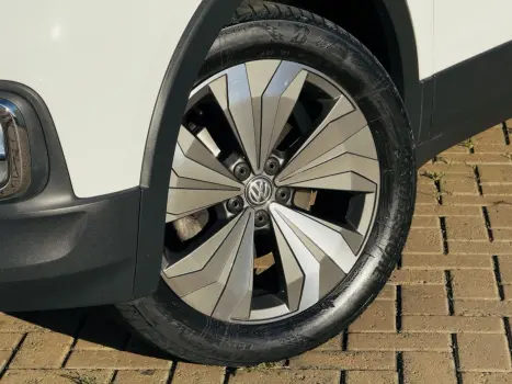 VOLKSWAGEN T-Cross 1.4 4P 250 TSI FLEX HIGHLINE AUTOM�TICO, Foto 3