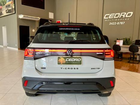 VOLKSWAGEN T-Cross 1.4 4P 250 TSI FLEX HIGHLINE AUTOM�TICO, Foto 5