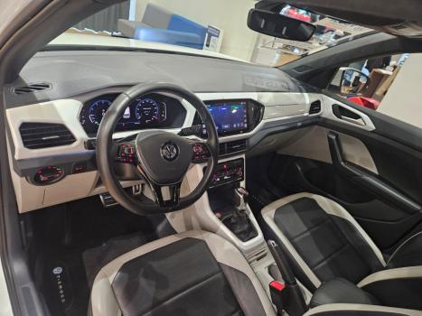 VOLKSWAGEN T-Cross 1.4 4P 250 TSI FLEX HIGHLINE AUTOM�TICO, Foto 4