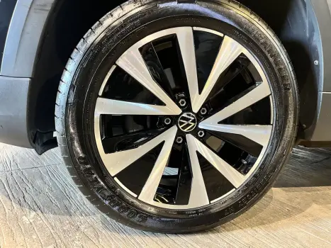 VOLKSWAGEN Taos 1.4 16V 4P FLEX 250 TSI HIGHLINE AUTOM�TICO, Foto 13