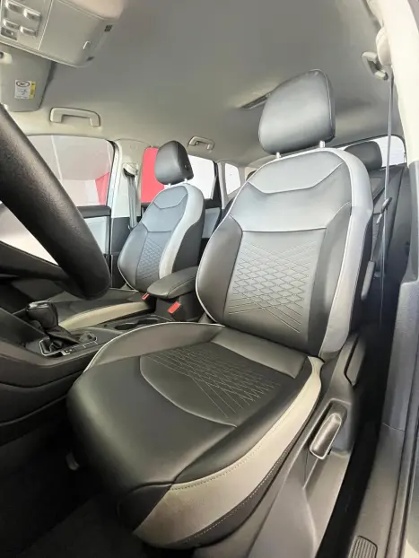 VOLKSWAGEN Taos 1.4 16V 4P FLEX 250 TSI COMFORTLINE AUTOM�TICO, Foto 17