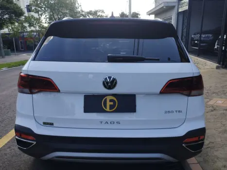 VOLKSWAGEN Taos 1.4 16V 4P FLEX 250 TSI HIGHLINE AUTOM�TICO, Foto 4