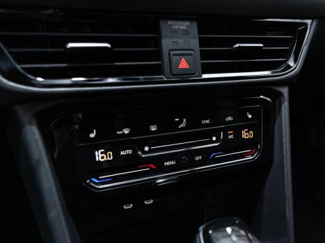 VOLKSWAGEN Taos 1.4 16V 4P FLEX 250 TSI HIGHLINE AUTOM�TICO, Foto 19