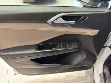 VOLKSWAGEN Taos 1.4 16V 4P FLEX 250 TSI HIGHLINE AUTOM�TICO, Foto 8