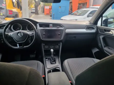 VOLKSWAGEN Tiguan 1.4 250 TSI TOTAL FLEX ALLSPACE TURBO AUTOMÁTICO TIPTRONIC, Foto 2 VOLKSWAGEN Tiguan 1.4 250 TSI TOTAL FLEX ALLSPACE TURBO AUTOMÁTICO TIPTRONIC, Foto 2