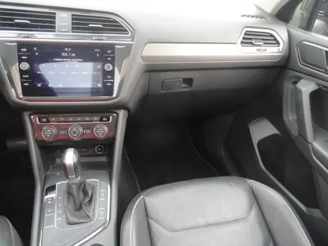 VOLKSWAGEN Tiguan 1.4 250 TSI TOTAL FLEX ALLSPACE COMFORTLINE TURBO AUTOMTICO TIPTRONIC, Foto 15
