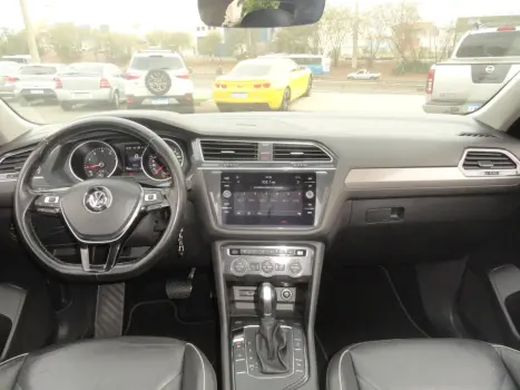 VOLKSWAGEN Tiguan 1.4 250 TSI TOTAL FLEX ALLSPACE COMFORTLINE TURBO AUTOMTICO TIPTRONIC, Foto 16