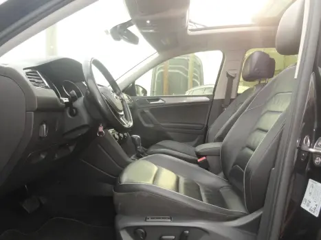 VOLKSWAGEN Tiguan 1.4 250 TSI TOTAL FLEX ALLSPACE COMFORTLINE TURBO AUTOMTICO TIPTRONIC, Foto 21