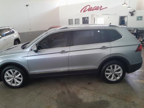 VOLKSWAGEN Tiguan 1.4 250 TSI TOTAL FLEX ALLSPACE COMFORTLINE TURBO AUTOMTICO TIPTRONIC, Foto 3