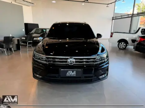 VOLKSWAGEN Tiguan 1.4 250 TSI TOTAL FLEX ALLSPACE COMFORTLINE TURBO AUTOM�TICO TIPTRONIC, Foto 2