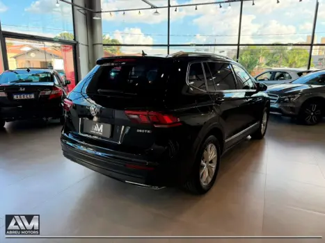 VOLKSWAGEN Tiguan 1.4 250 TSI TOTAL FLEX ALLSPACE COMFORTLINE TURBO AUTOM�TICO TIPTRONIC, Foto 4