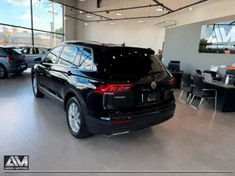 VOLKSWAGEN Tiguan 1.4 250 TSI TOTAL FLEX ALLSPACE COMFORTLINE TURBO AUTOM�TICO TIPTRONIC, Foto 6