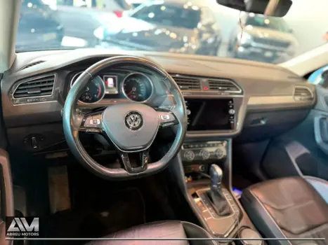 VOLKSWAGEN Tiguan 1.4 250 TSI TOTAL FLEX ALLSPACE COMFORTLINE TURBO AUTOM�TICO TIPTRONIC, Foto 7