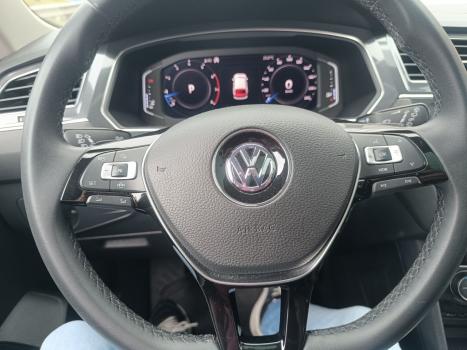 VOLKSWAGEN Tiguan 1.4 250 TSI TOTAL FLEX ALLSPACE COMFORTLINE TURBO AUTOM�TICO TIPTRONIC, Foto 10