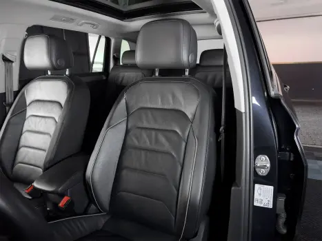 VOLKSWAGEN Tiguan 1.4 250 TSI TOTAL FLEX ALLSPACE COMFORTLINE TURBO AUTOM�TICO TIPTRONIC, Foto 9