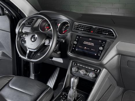 VOLKSWAGEN Tiguan 1.4 250 TSI TOTAL FLEX ALLSPACE COMFORTLINE TURBO AUTOM�TICO TIPTRONIC, Foto 10