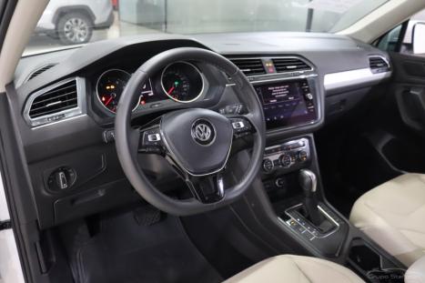 VOLKSWAGEN Tiguan 1.4 250 TSI TOTAL FLEX ALLSPACE COMFORTLINE TURBO AUTOM�TICO TIPTRONIC, Foto 4