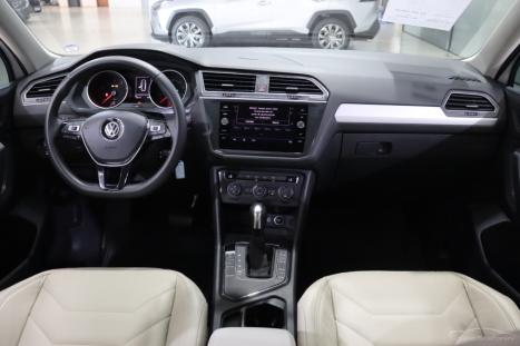 VOLKSWAGEN Tiguan 1.4 250 TSI TOTAL FLEX ALLSPACE COMFORTLINE TURBO AUTOM�TICO TIPTRONIC, Foto 6
