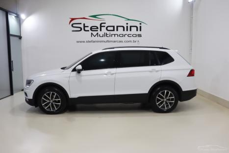 VOLKSWAGEN Tiguan 1.4 250 TSI TOTAL FLEX ALLSPACE COMFORTLINE TURBO AUTOM�TICO TIPTRONIC, Foto 10