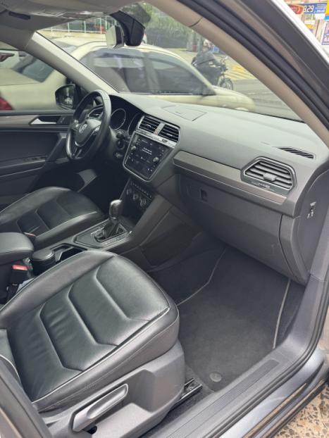 VOLKSWAGEN Tiguan 1.4 250 TSI TOTAL FLEX ALLSPACE COMFORTLINE TURBO AUTOM�TICO TIPTRONIC, Foto 9