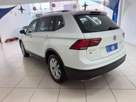 VOLKSWAGEN Tiguan 1.4 250 TSI TOTAL FLEX ALLSPACE COMFORTLINE TURBO AUTOM�TICO TIPTRONIC, Foto 3