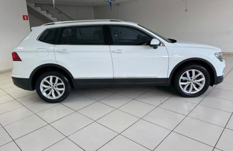 VOLKSWAGEN Tiguan 1.4 250 TSI TOTAL FLEX ALLSPACE COMFORTLINE TURBO AUTOM�TICO TIPTRONIC, Foto 6