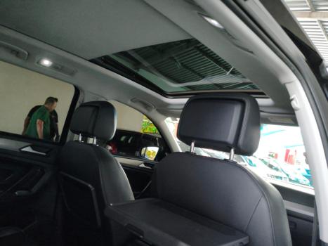 VOLKSWAGEN Tiguan 1.4 250 TSI TOTAL FLEX ALLSPACE COMFORTLINE TURBO AUTOM�TICO TIPTRONIC, Foto 12
