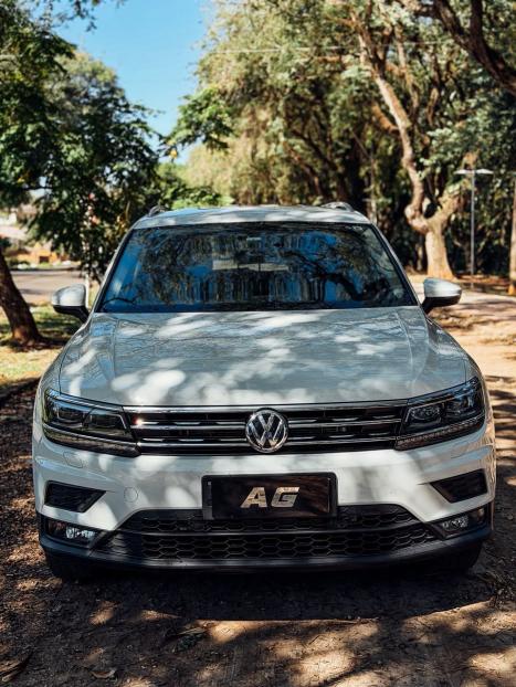 VOLKSWAGEN Tiguan 1.4 250 TSI TOTAL FLEX ALLSPACE COMFORTLINE TURBO AUTOM�TICO TIPTRONIC, Foto 3