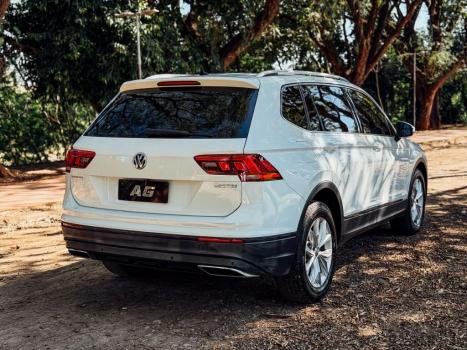 VOLKSWAGEN Tiguan 1.4 250 TSI TOTAL FLEX ALLSPACE COMFORTLINE TURBO AUTOM�TICO TIPTRONIC, Foto 13