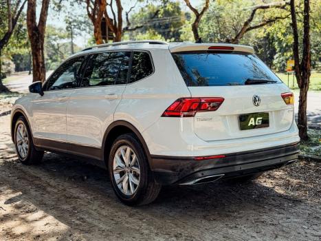 VOLKSWAGEN Tiguan 1.4 250 TSI TOTAL FLEX ALLSPACE COMFORTLINE TURBO AUTOM�TICO TIPTRONIC, Foto 15