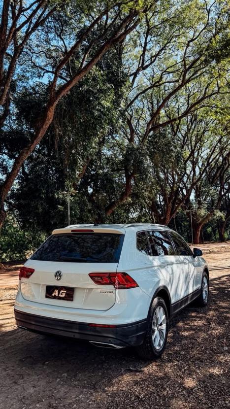 VOLKSWAGEN Tiguan 1.4 250 TSI TOTAL FLEX ALLSPACE COMFORTLINE TURBO AUTOM�TICO TIPTRONIC, Foto 16