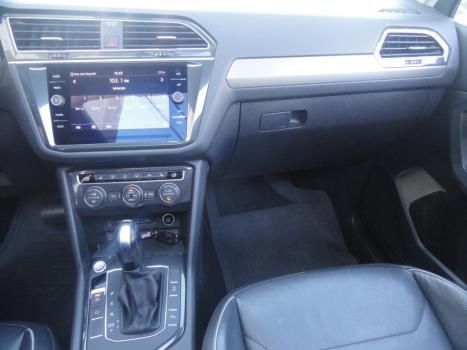 VOLKSWAGEN Tiguan 1.4 250 TSI TOTAL FLEX ALLSPACE COMFORTLINE TURBO AUTOM�TICO TIPTRONIC, Foto 13