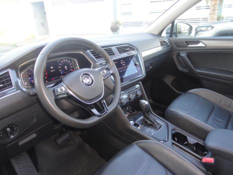 VOLKSWAGEN Tiguan 1.4 250 TSI TOTAL FLEX ALLSPACE COMFORTLINE TURBO AUTOM�TICO TIPTRONIC, Foto 16