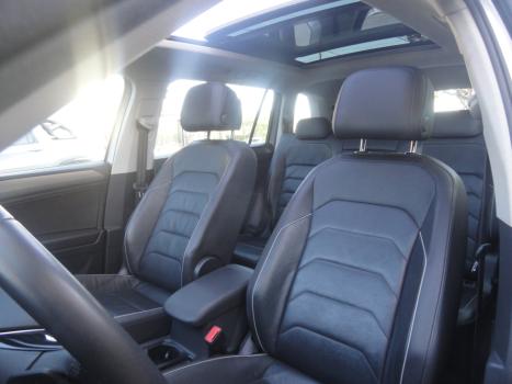 VOLKSWAGEN Tiguan 1.4 250 TSI TOTAL FLEX ALLSPACE COMFORTLINE TURBO AUTOM�TICO TIPTRONIC, Foto 17
