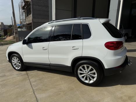 VOLKSWAGEN Tiguan 2.0 16V 4P TSI 4WD TURBO AUTOMÁTICO, Foto 4 VOLKSWAGEN Tiguan 2.0 16V 4P TSI 4WD TURBO AUTOMÁTICO, Foto 4