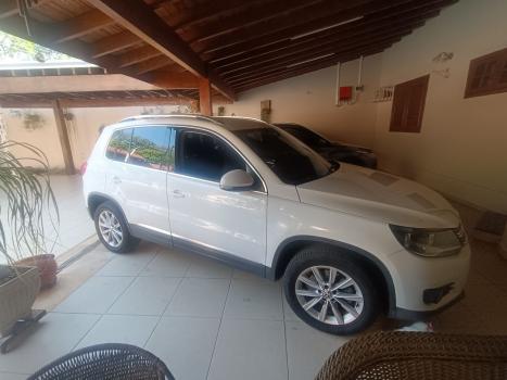 VOLKSWAGEN Tiguan 2.0 16V 4P TSI 4WD TURBO AUTOMTICO, Foto 3