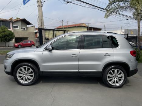 VOLKSWAGEN Tiguan 2.0 16V 4P TSI 4WD TURBO AUTOMÁTICO, Foto 3 VOLKSWAGEN Tiguan 2.0 16V 4P TSI 4WD TURBO AUTOMÁTICO, Foto 3