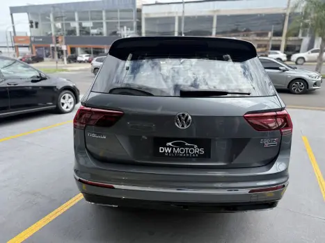 VOLKSWAGEN Tiguan 2.0 16V 4P TSI 350 TURBO R-LINE 4MOTION DSG AUTOM�TICO, Foto 4