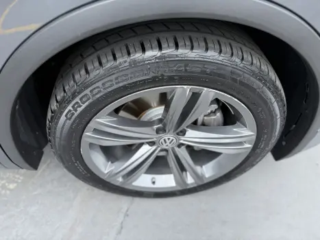 VOLKSWAGEN Tiguan 2.0 16V 4P TSI 350 TURBO R-LINE 4MOTION DSG AUTOM�TICO, Foto 21