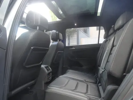 VOLKSWAGEN Tiguan 2.0 350 TSI TOTAL FLEX ALLSPACE R-LINE 4-MOTION TURBO AUTOM�TICO DSG, Foto 23