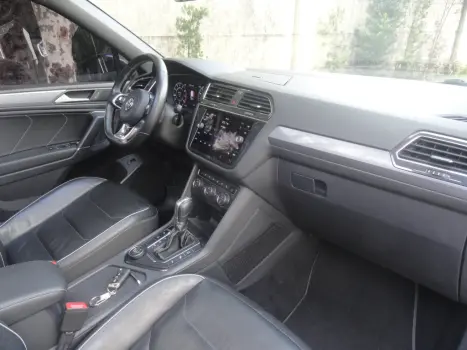 VOLKSWAGEN Tiguan 2.0 350 TSI TOTAL FLEX ALLSPACE R-LINE 4-MOTION TURBO AUTOM�TICO DSG, Foto 24