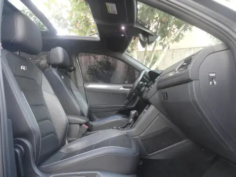 VOLKSWAGEN Tiguan 2.0 350 TSI TOTAL FLEX ALLSPACE R-LINE 4-MOTION TURBO AUTOM�TICO DSG, Foto 26